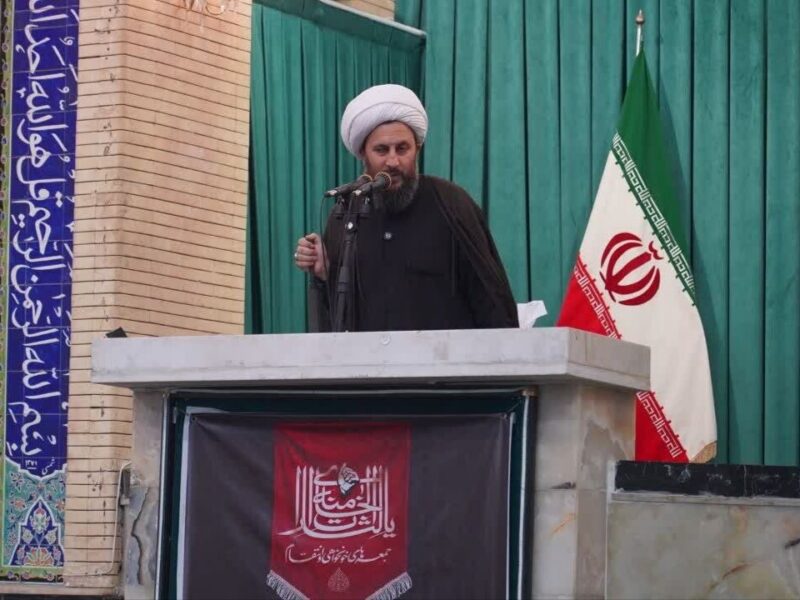 ملت ایران با الهام از فرهنگ عاشورا راه مقاومت و ایستادگی را ادامه می‌دهد