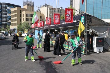 ۱۰۰ پاکبان شهرداری ارومیه در مسیرهای مراسم وداع و تشییع رهبر شهید انقلاب مستقر شدند