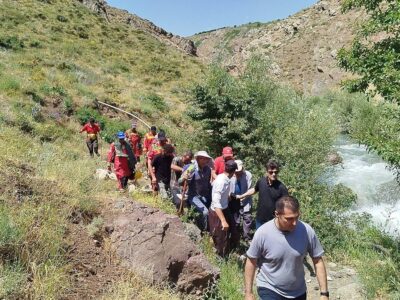 پیکر بانوی استاد دانشگاه مفقود شده در آبشار سوله‌دوکل بعد از ۸ روز جست‌وجو پیدا شد