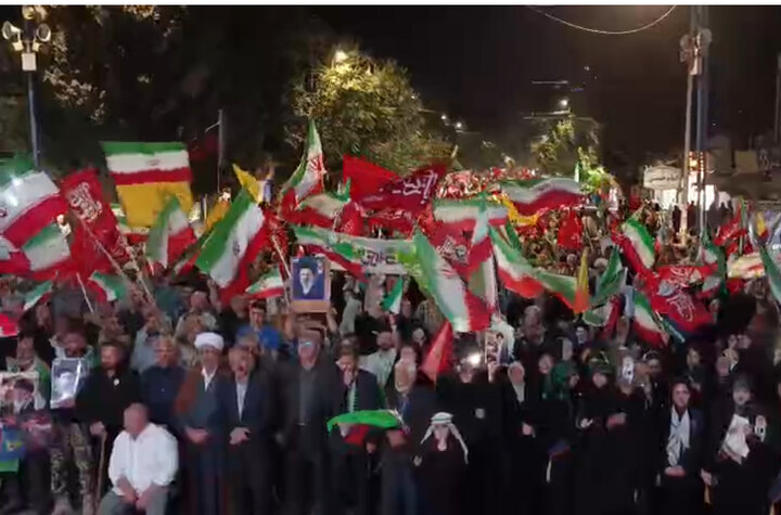 وفای به عهد مردم ارومیه در حمایت از رهبری و انقلاب در اجتماع شبانه