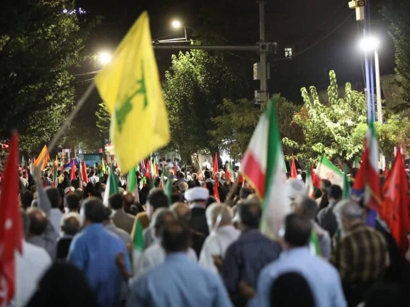 اجتماع شبانه مردم ارومیه در حمایت از رهبری و انقلاب