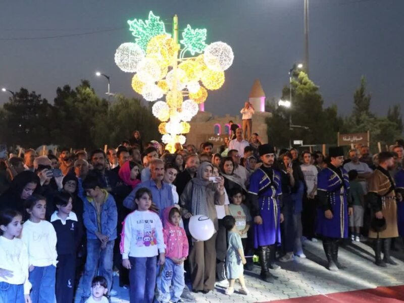 آغاز نهمین جشنواره انگور ارومیه در دهکده ساحلی توریستی چی‌چست